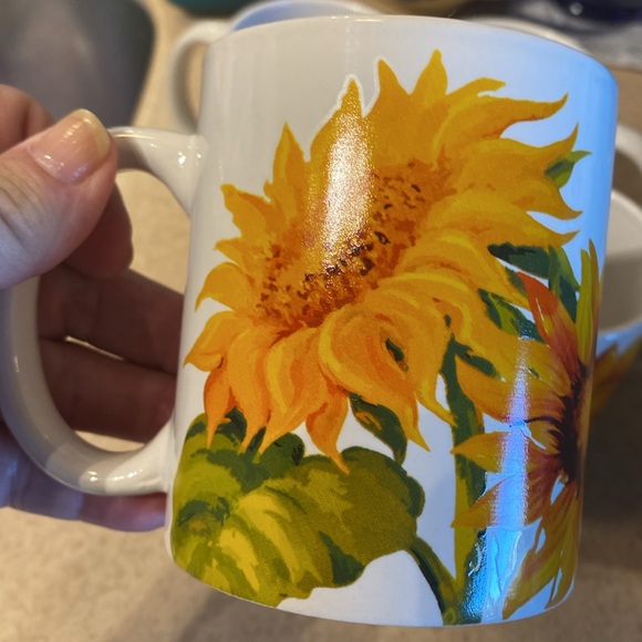 Royal Norfolk Greenbrier International Sunflower mugs set of 4 mugs. NWOT. - Picture 2 of 4